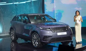 Range Rover Velar 2024 giá từ 3,73 tỷ đồng