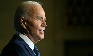 Ông Biden gây bất bình vì lệnh khoan hồng hàng loạt