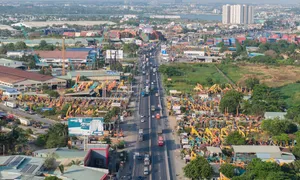 Đoạn xa lộ Hà Nội 15 năm chưa hoàn thành mở rộng Đoạn xa lộ Hà Nội 15 năm chưa hoàn thành mở rộng