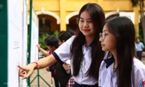 Thí sinh thích thú với đề Văn chuyên nhắc đến hội chứng 'sợ bỏ lỡ' Thí sinh thích thú với đề Văn chuyên nhắc đến hội chứng 'sợ bỏ lỡ'