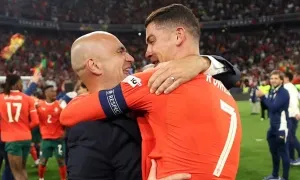 HLV Martinez: 'Bồ Đào Nha vô địch nhờ kinh nghiệm của Ronaldo' HLV Martinez: 'Bồ Đào Nha vô địch nhờ kinh nghiệm của Ronaldo'