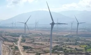 Thủ tướng: Xử lý vướng mắc các dự án điện tái tạo trước 25/7