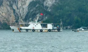 Một số du khách hủy, hoãn thăm vịnh sau vụ lật tàu Hạ Long