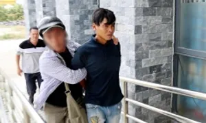 Kẻ lừa 2 đứa trẻ, xâm hại bé gái bị bắt Kẻ lừa 2 đứa trẻ, xâm hại bé gái bị bắt