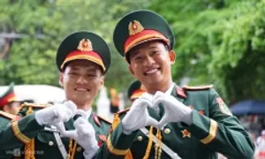 Bộ đội về Ba Đình hợp luyện lần hai