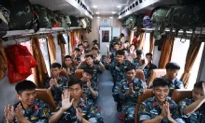 Chuyến tàu đưa quân nhân rời Hà Nội sau lễ diễu binh Chuyến tàu đưa quân nhân rời Hà Nội sau lễ diễu binh