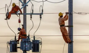 Bộ Chính trị: Cơ cấu lại ngành điện để người dân được chọn đơn vị cung cấp