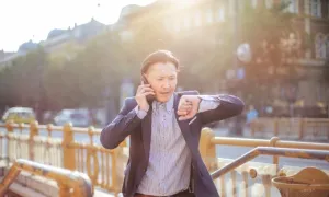 Vì sao có những người thường xuyên đi muộn?