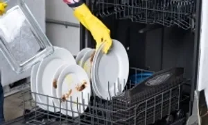 Những đồ dùng không nên cho vào máy rửa bát