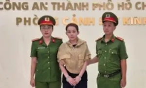 DJ Ngân 98 bị bắt DJ Ngân 98 bị bắt