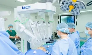 Phẫu thuật bằng robot chặn ung thư phổi