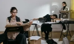 Vỡ mộng 'làm việc vì đam mê'