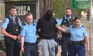 Thiếu niên tò mò giúp cảnh sát phát hiện 'xe sát thủ'